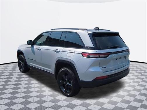 2024 Jeep Grand Cherokee Laredo