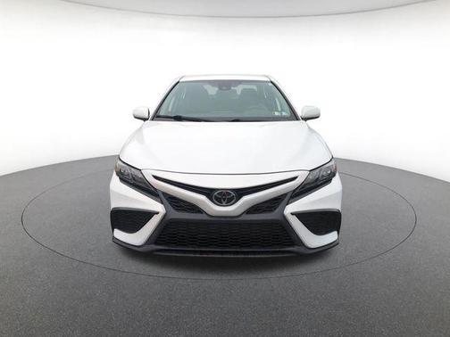 Super White 2021 Toyota Camry SE