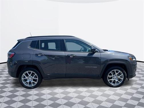 2024 Jeep Compass Latitude Lux