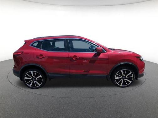 Palatial Ruby 2017 Nissan Rogue Sport SL