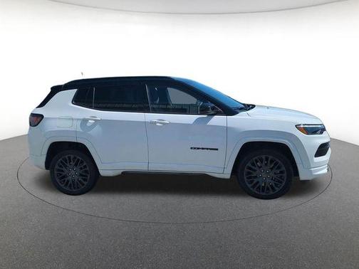 Bright White Clearcoat 2023 Jeep Compass Altitude
