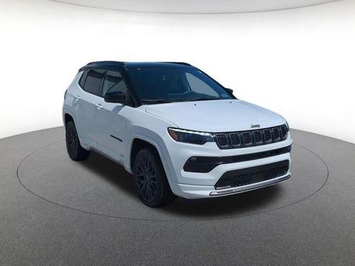 Bright White Clearcoat 2023 Jeep Compass Altitude