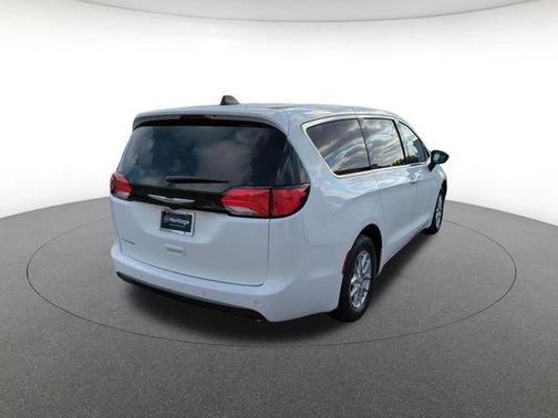 2026 Chrysler Voyager LX