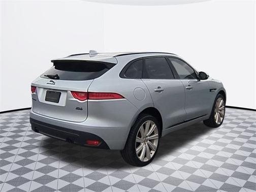 2017 Jaguar F-PACE 35t R-Sport