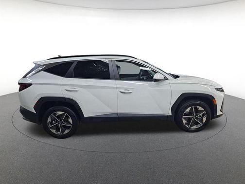 White Pearl 2025 Hyundai TUCSON SEL