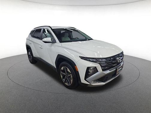 White Pearl 2025 Hyundai TUCSON SEL