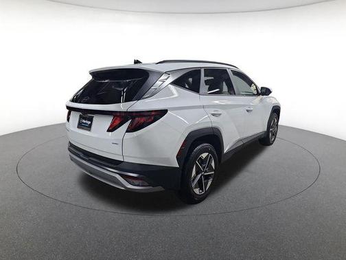 White Pearl 2025 Hyundai TUCSON SEL