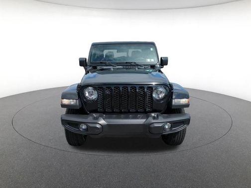Black Clearcoat 2022 Jeep Gladiator Sport