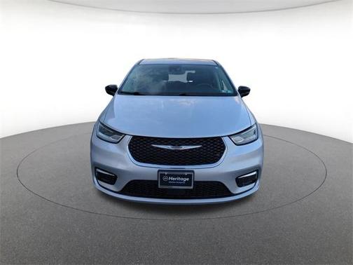 2024 Chrysler Pacifica Touring-L