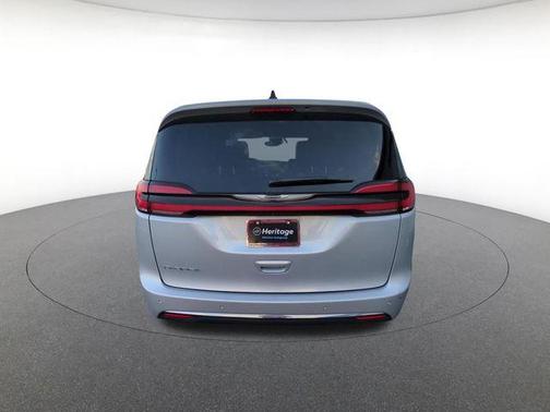 2024 Chrysler Pacifica Touring-L