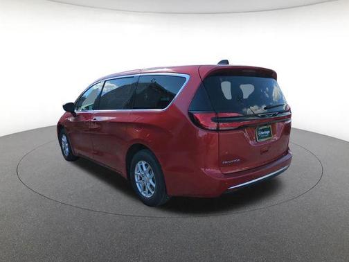 Pearl 2027 Chrysler Pacifica SELECT