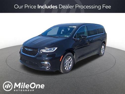 Diamond Black 2026 Chrysler Pacifica Select