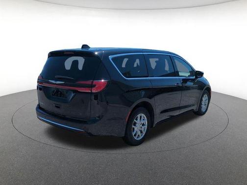 Diamond Black 2025 Chrysler Pacifica Select