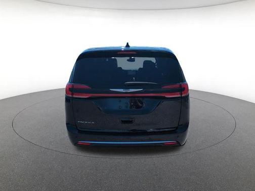 Diamond Black 2025 Chrysler Pacifica Select