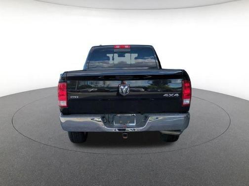 Brilliant Black Crystal Pearlcoat 2019 RAM 1500 Classic SLT