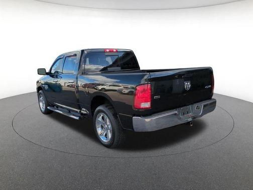 Brilliant Black Crystal Pearlcoat 2019 RAM 1500 Classic SLT