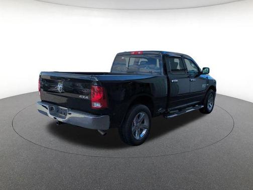 Brilliant Black Crystal Pearlcoat 2019 RAM 1500 Classic SLT