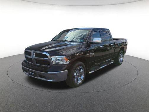 Brilliant Black Crystal Pearlcoat 2019 RAM 1500 Classic SLT