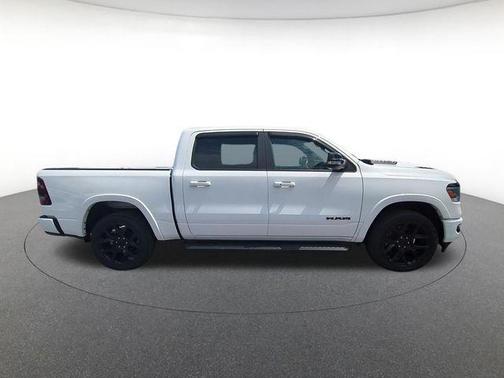 Bright White Clearcoat 2022 RAM 1500 Laramie