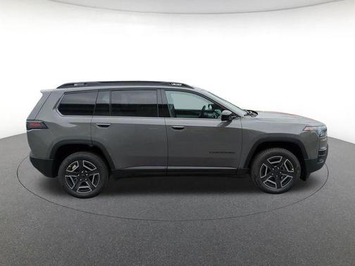 Sting Gray Clearcoat 2026 Jeep Cherokee LAREDO/LIMITED