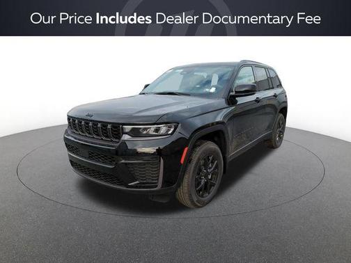 Diamond Black 2026 Jeep Grand Cherokee Laredo