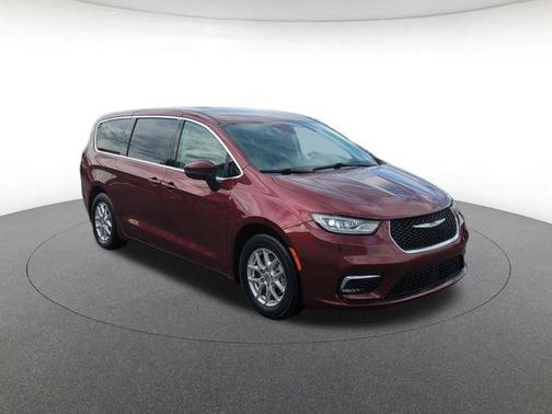 Velvet 2023 Chrysler Pacifica Touring-L