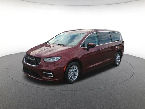 Velvet 2023 Chrysler Pacifica Touring-L