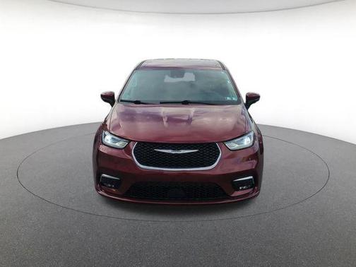 Velvet 2023 Chrysler Pacifica Touring-L