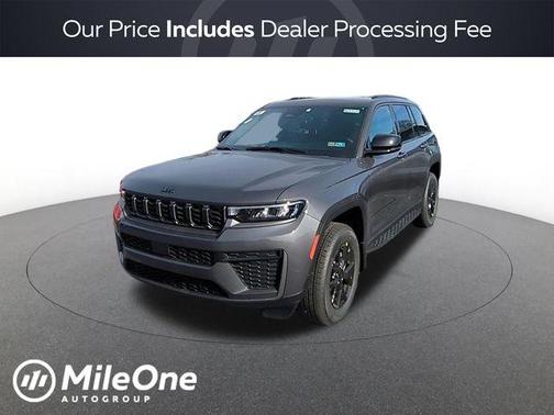 Metallic 2026 Jeep Grand Cherokee Laredo