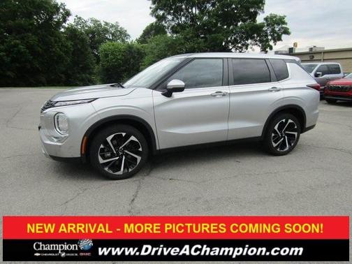 2022 Mitsubishi Outlander SE