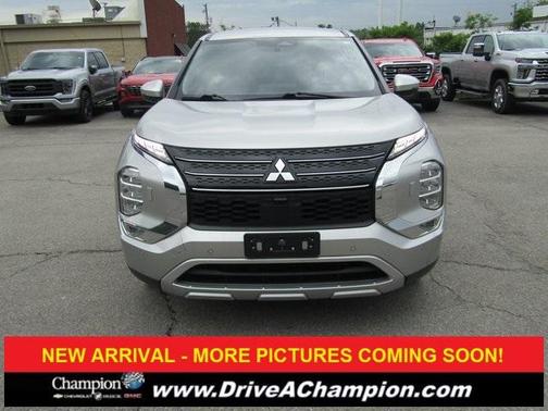 2022 Mitsubishi Outlander SE