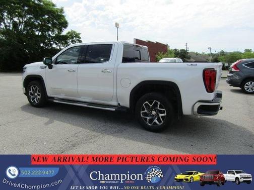 White 2024 GMC Sierra 1500 SLT