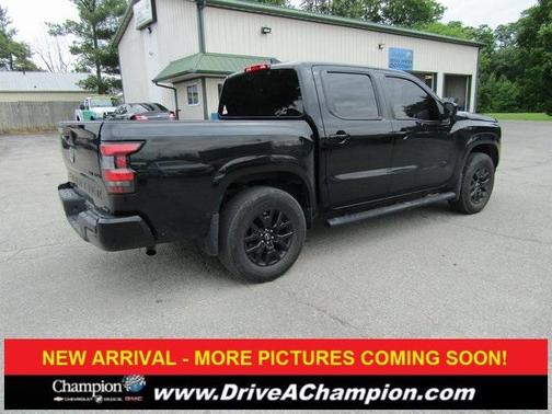 2023 Nissan Frontier SV