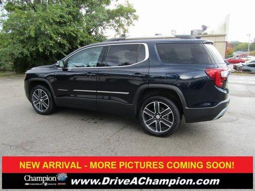 2022 GMC Acadia SLT