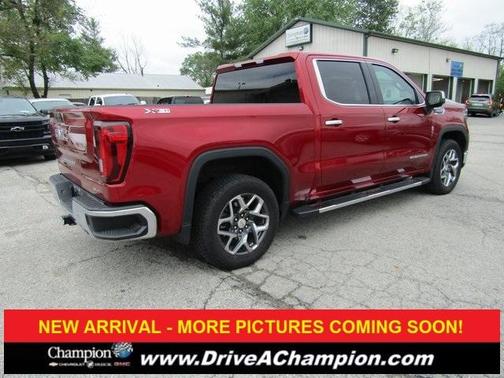 2024 GMC Sierra 1500 SLT