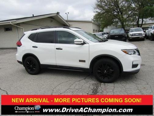 2017 Nissan Rogue SV