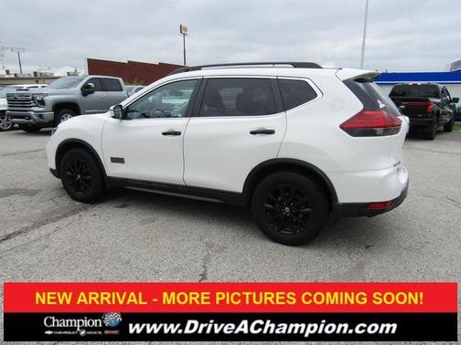 2017 Nissan Rogue SV