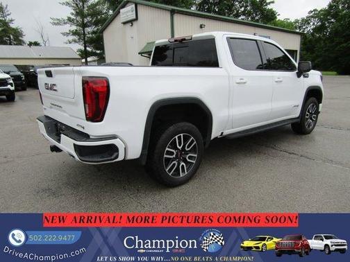 White 2025 GMC Sierra 1500 AT4
