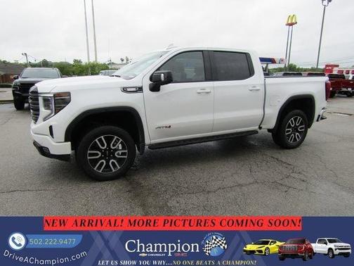 White 2025 GMC Sierra 1500 AT4
