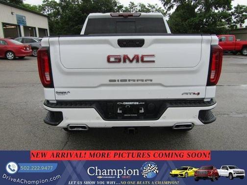 White 2025 GMC Sierra 1500 AT4