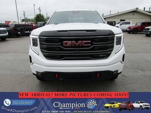 White 2025 GMC Sierra 1500 AT4