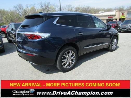 2022 Buick Enclave Essence
