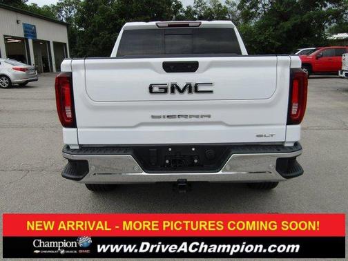 2022 GMC Sierra 1500 SLT