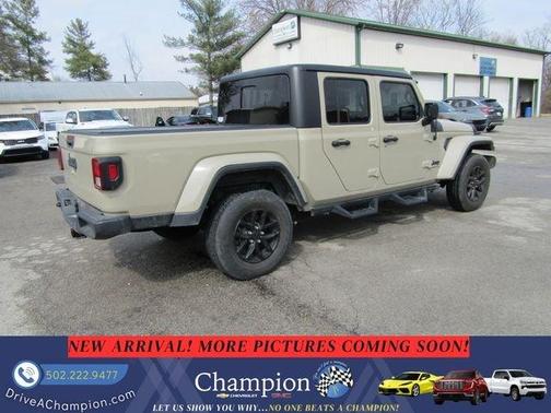 2022 Jeep Gladiator Sport