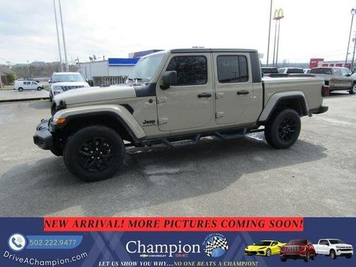 2022 Jeep Gladiator Sport