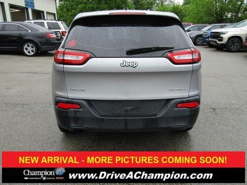 2017 Jeep Cherokee Sport