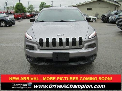 2017 Jeep Cherokee Sport