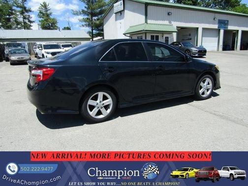 Gray 2014 Toyota Camry SE