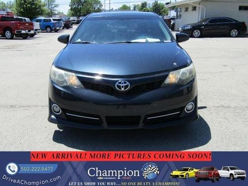 Gray 2014 Toyota Camry SE