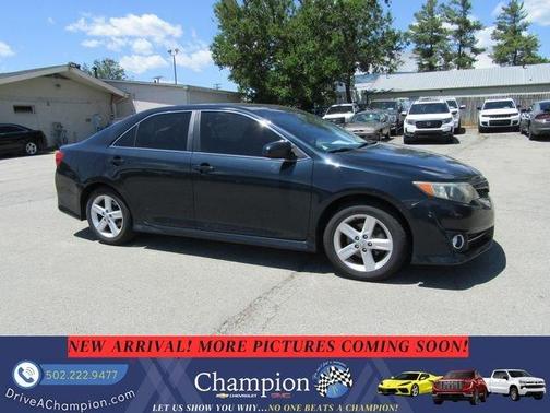 Gray 2014 Toyota Camry SE